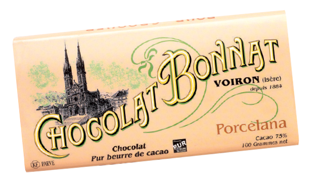 Image d’une tablette de chocolat Bonnat Grand Cru d’Exception 75% de cacao Porcelana, dans son emballage beige rosé.