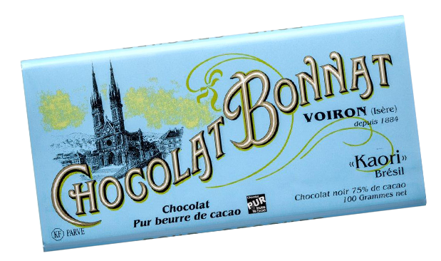 Image d’une tablette de chocolat Bonnat Grand Cru d’Exception 75% de cacao Kaori « Brésil » dans son emballage bleu clair.